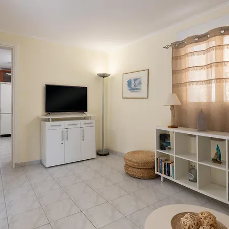 בית נופש Rhodes Garden Retreat *