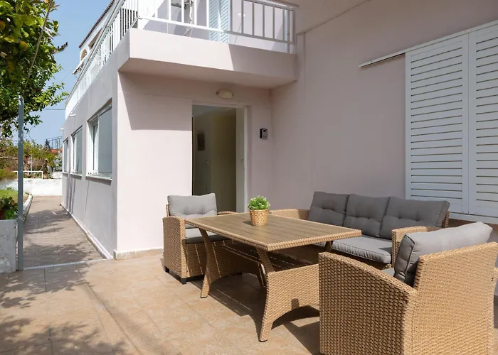 Rhodes Garden Retreat * Rhodes City